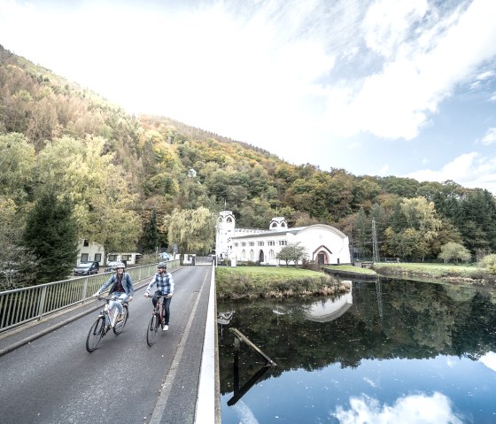 Jugendstilkraftwerk Heimbach am RurUfer-Radweg, © Dennis Stratmann | Grünmetropole e.V.