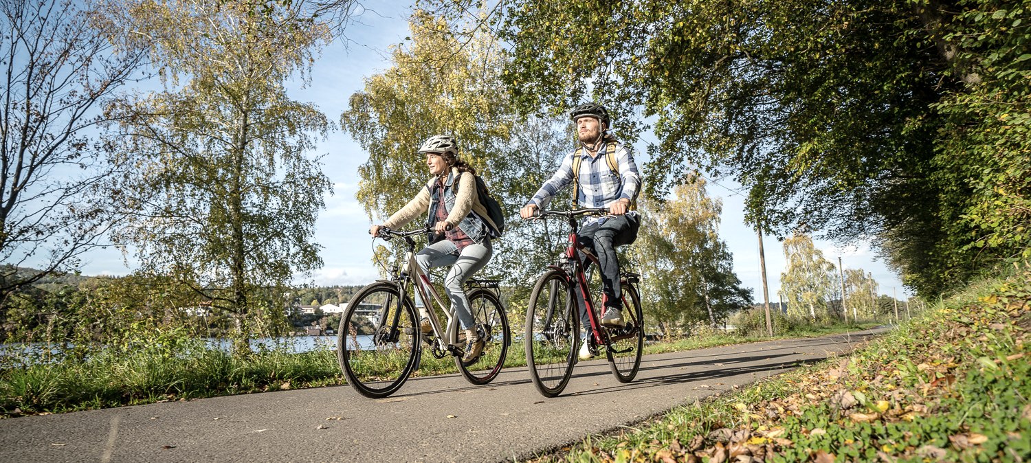 Entdecken Sie drei Länder auf dem 162 Kilometer langen RurUfer-Radweg von Signal de Botrange in Belgien über den Kreis Düren bis nach Roermond in den Niederlanden., © Dennis Stratmann / Grünmetropole e.V.