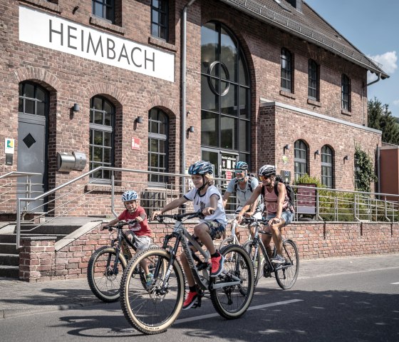 Bahnhof Heimbach mit Nationalpark-Tor, © Dennis Stratmann | Grünmetropole e.V.