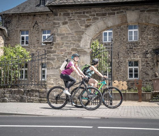 Faire du vélo dans l'arrondissement de Düren, © Kreis Düren-Dennis Stratmann