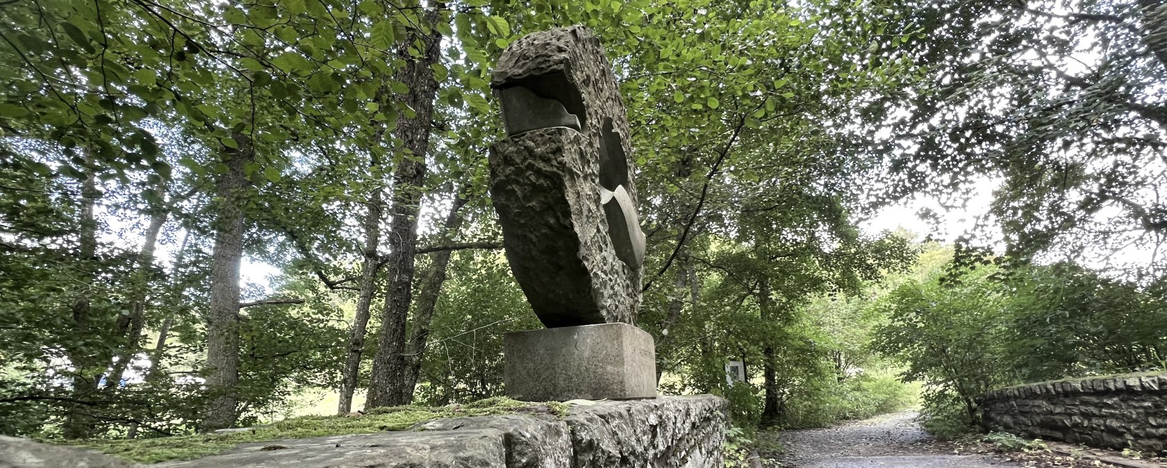 Gedenkskulptur "A time for healing", © Rureifel-Tourismus e.V., Michelle Wiesen