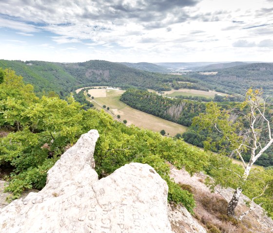 Vom Eugenienstein bietet sich ein weiter Blick in die Rureifel, © Eifel Tourismus GmbH, AR-shapefruit AG