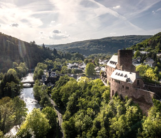 Heimbach mit Burg Hengebach in der Rureifel, © Dennis Stratmann | Grünmetropole e.V.