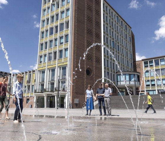 Rathaus mit Brunnen, © Eifel Tourismus GmbH, Tobias Vollmer