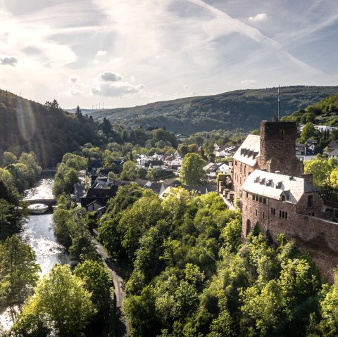 Heimbach mit Burg Hengebach, © Dennis Stratmann | Grünmetropole e.V.