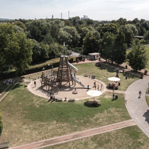 Spielplatz im Brückenkopf-Park, © Tobias Vollmer | Eifel Tourismus GmbH