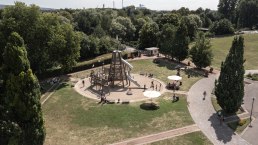 Spielplatz im Brückenkopf-Park, © Tobias Vollmer | Eifel Tourismus GmbH