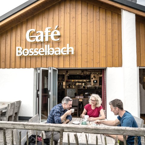 Gemütlich ist es im Café Bosselbach, © Kreis Düren | Dennis Stratmann