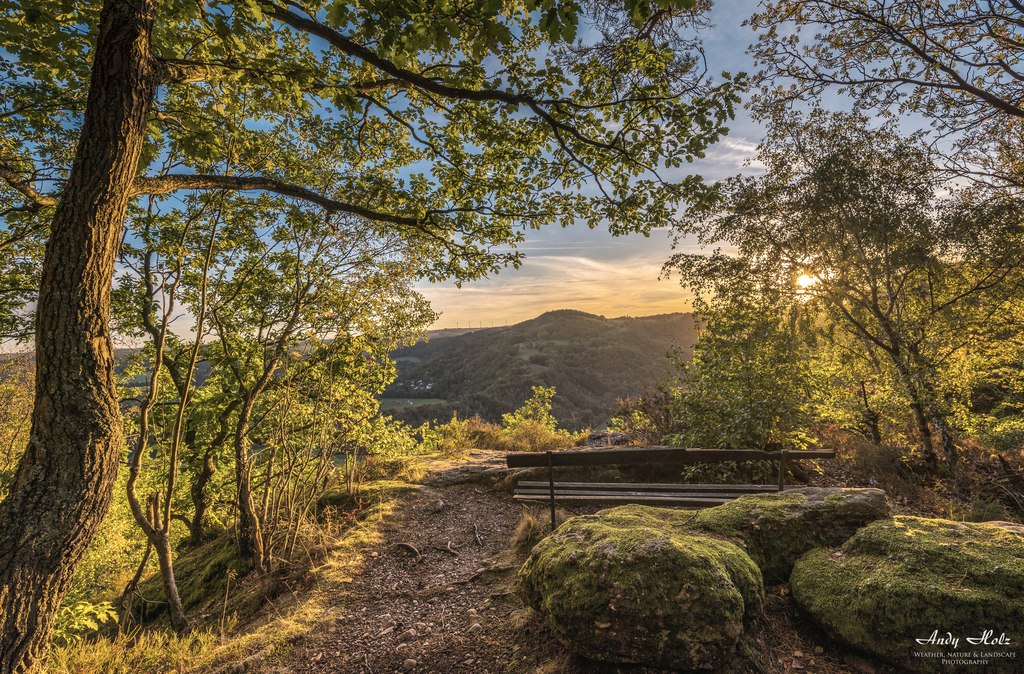 Die Buntsandsteinfelsen rund um Nideggen laden zum Klettern ein., © Andy Holz