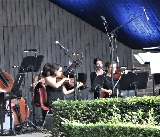 Das Salonorchester Achso! spielt populäre Klassik