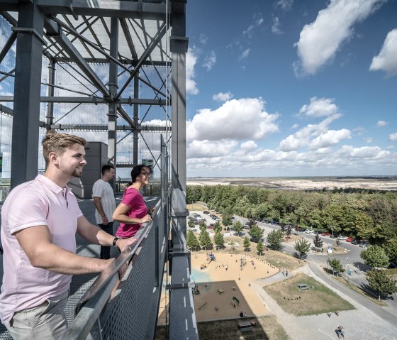 Ausblick vom Indemann auf die Goltsteinkuppe und den Tagebau Inden, © Dennis Stratmann | Kreis Düren